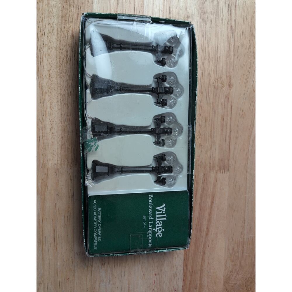 4 Dept 56 Village Boulevard Lampposts #52627 w/Box Tested & Working